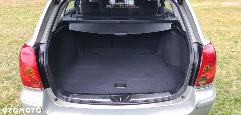 Toyota Avensis 1.8 VVT-i Executive - 8