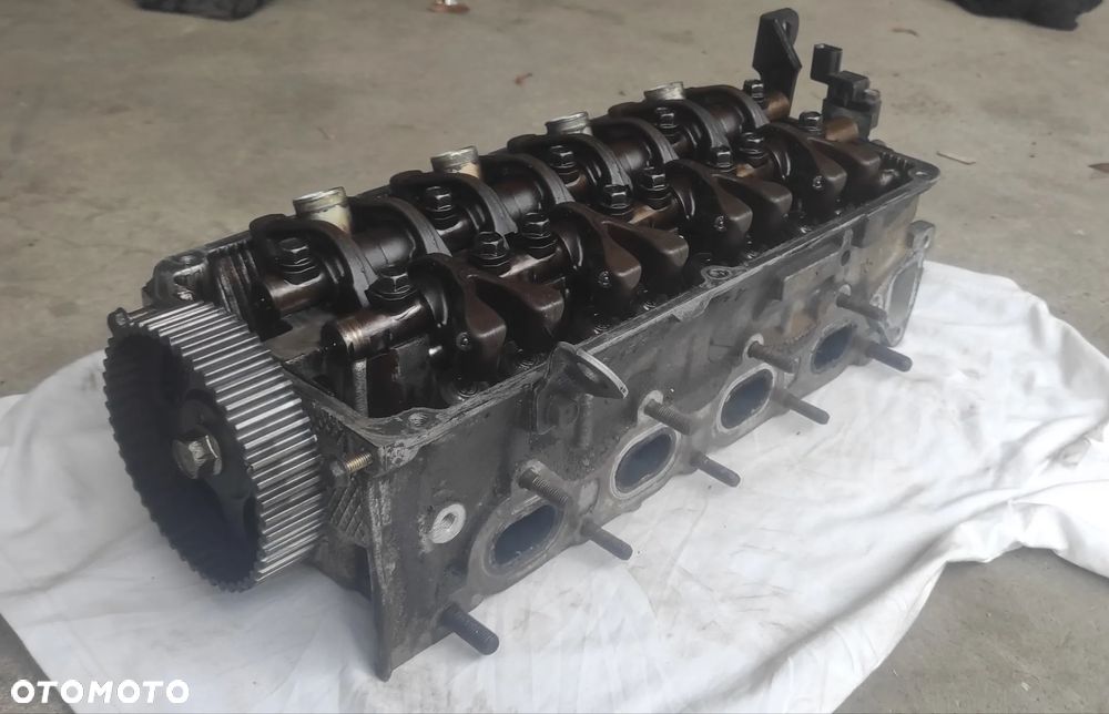 Głowica silnika Mitsubishi Lancer 1.6 4G18 G1S4FF kompletna - 1