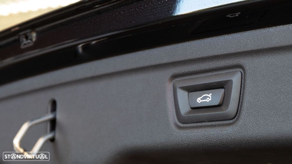 BMW 320 e Touring Corporate Edition Auto - 8