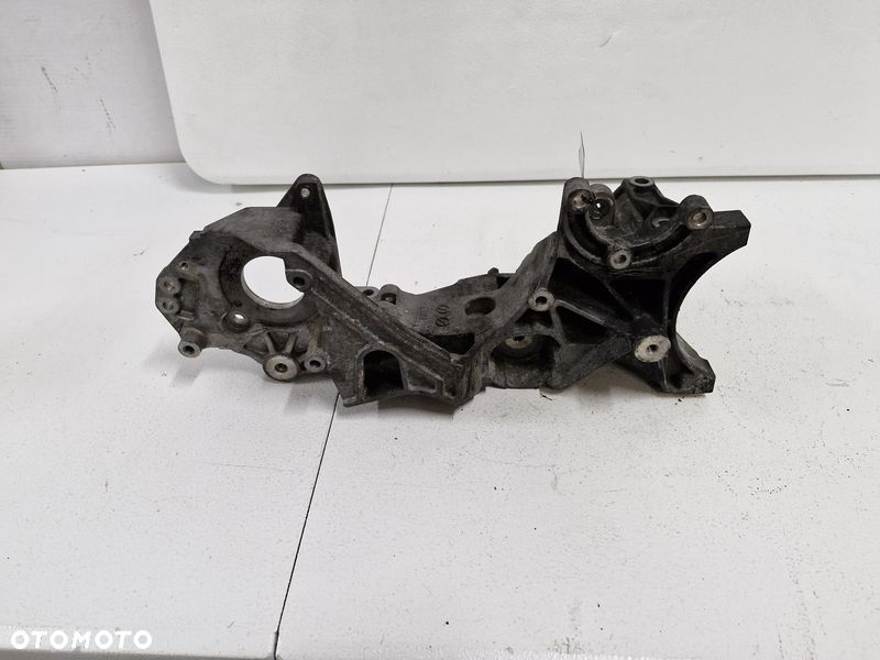 AUDI A4 B8 2.0 TDI ŁAPA WSPORNIK MOCOWANIE ALTERNATORA 031903139H - 5