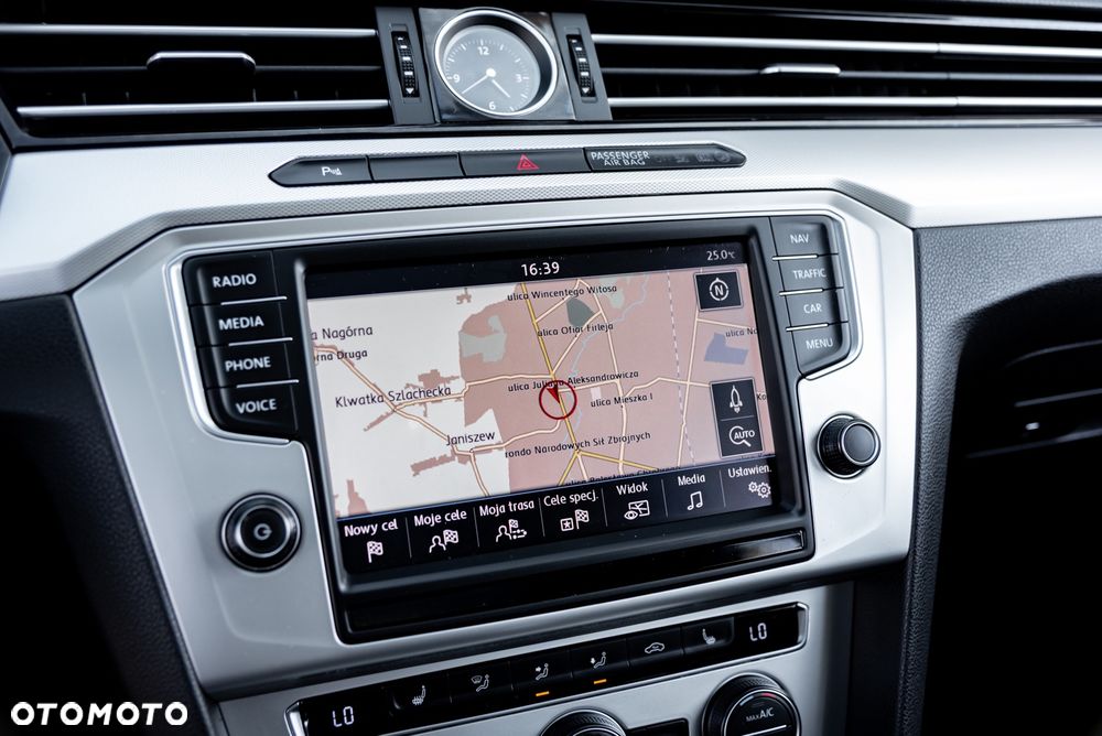 Volkswagen Passat Variant 2.0 TDI SCR DSG Trendline - 31