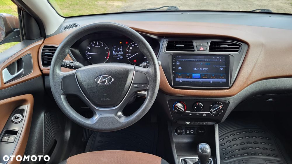Hyundai i20 1.2 GO - 25