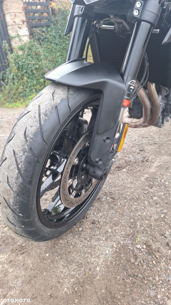 KTM DUKE 890 - 24
