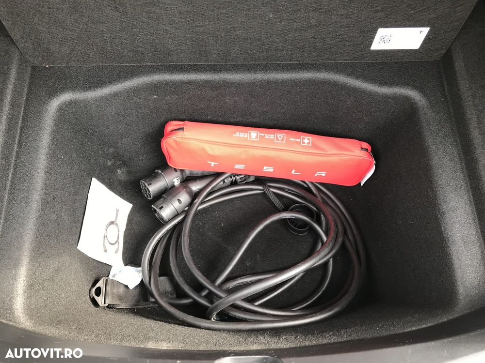 Tesla Model 3 RWD - 36