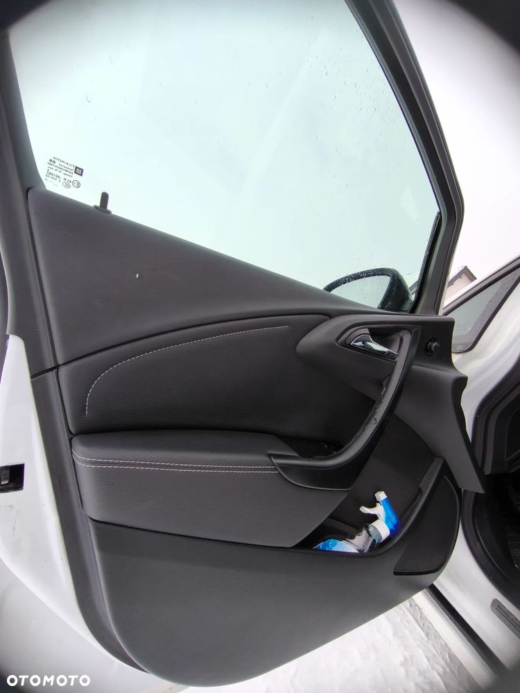 Opel Astra 1.4 Turbo Cosmo - 19