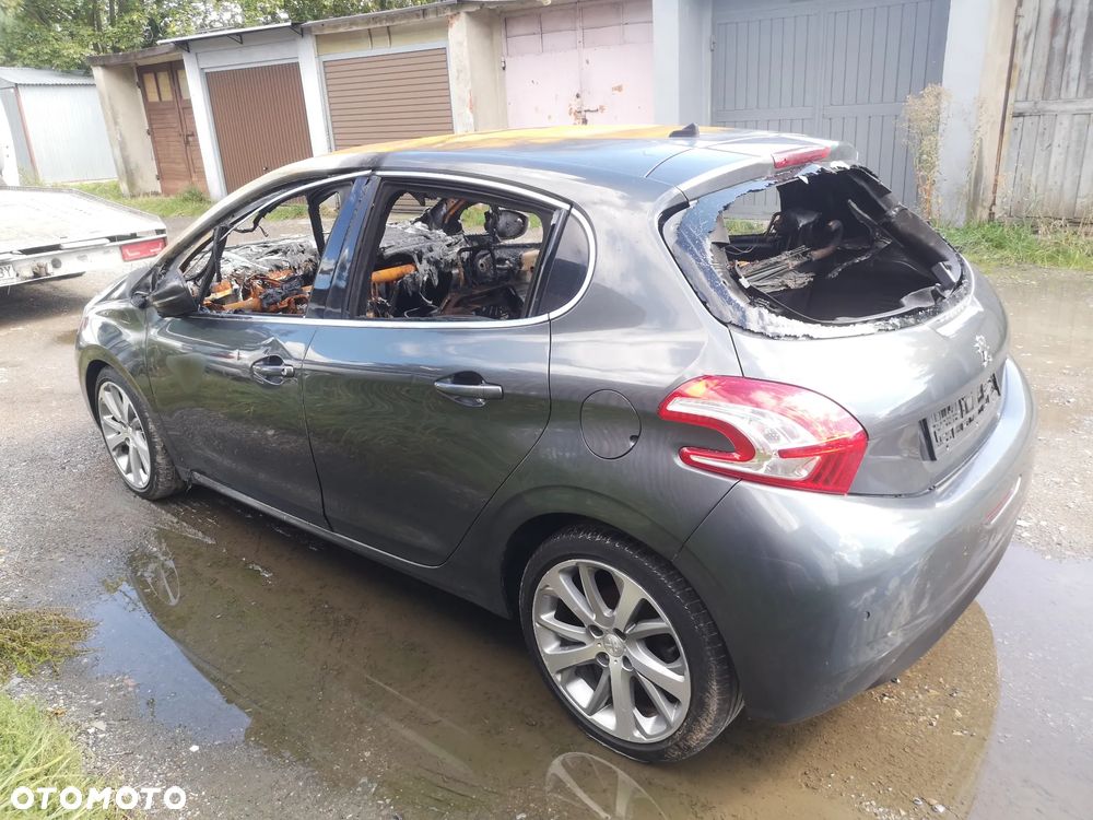 Peugeot 208 - 29