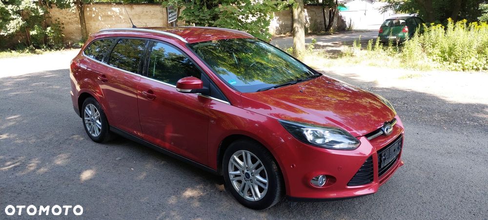 Ford Focus 1.0 EcoBoost Hybrid TITANIUM - 2