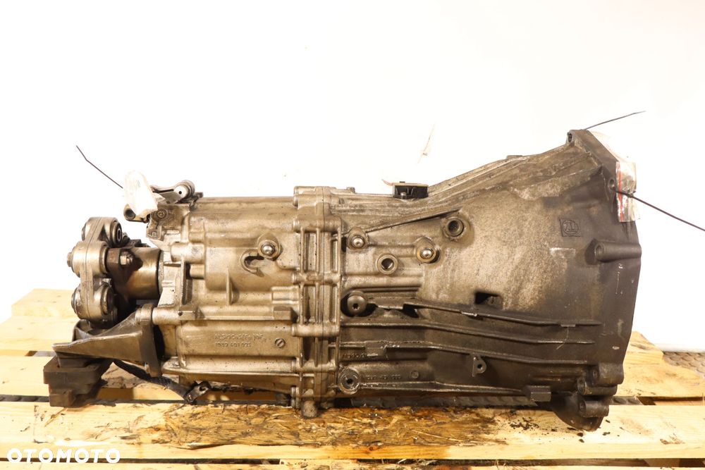 SKRZYNIA BIEGÓW 6 BIEGOWA 5 525D F10 LIFT 2.0D UK - 3