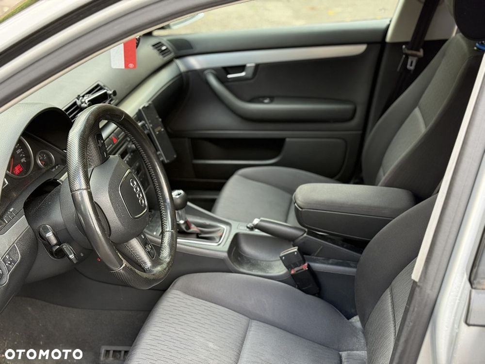 Audi A4 Avant 2.0 TDI - 8