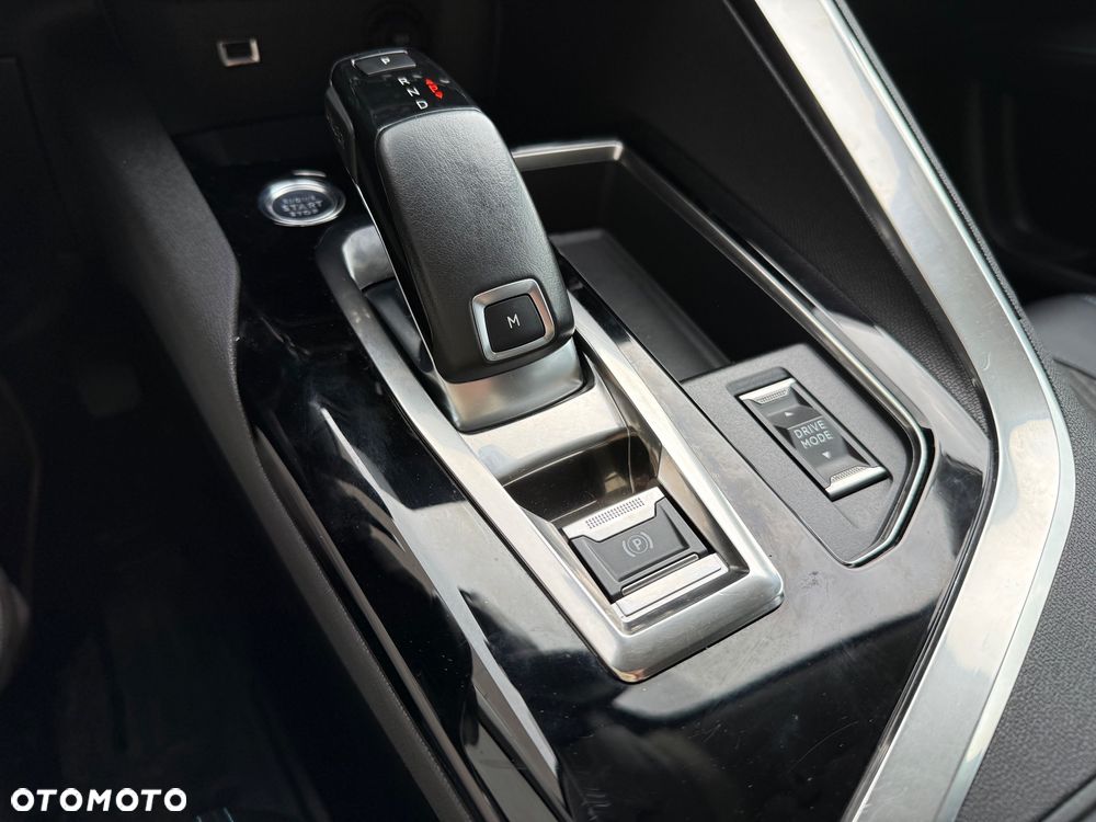 Peugeot 3008 1.2 PureTech Allure Pack S&S EAT8 - 26