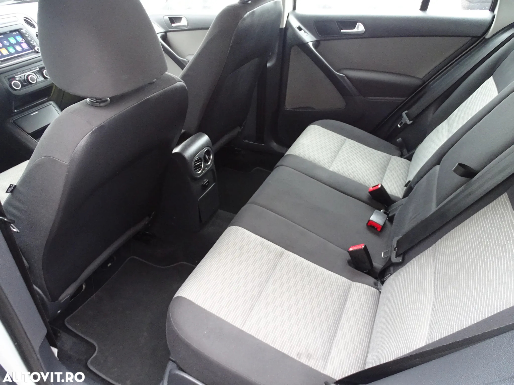 Volkswagen Tiguan 2.0 TDI DPF BlueMotion Technology Trend & Fun - 12