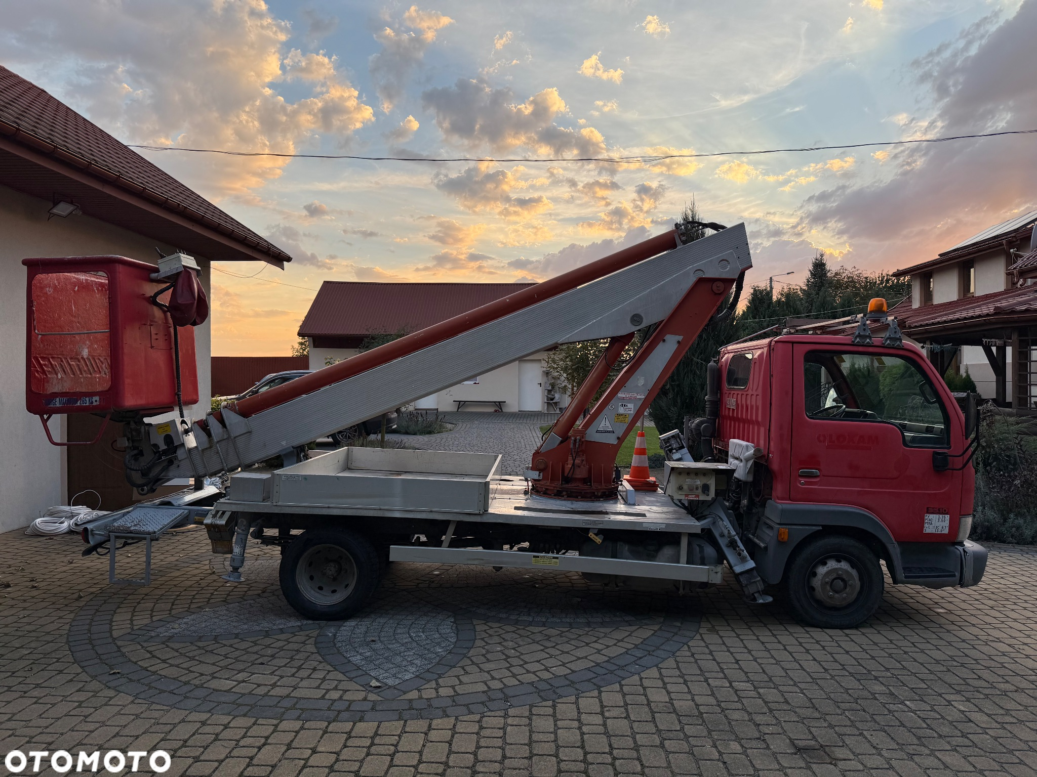 Nissan Cabstar Multitel EC20 - 12