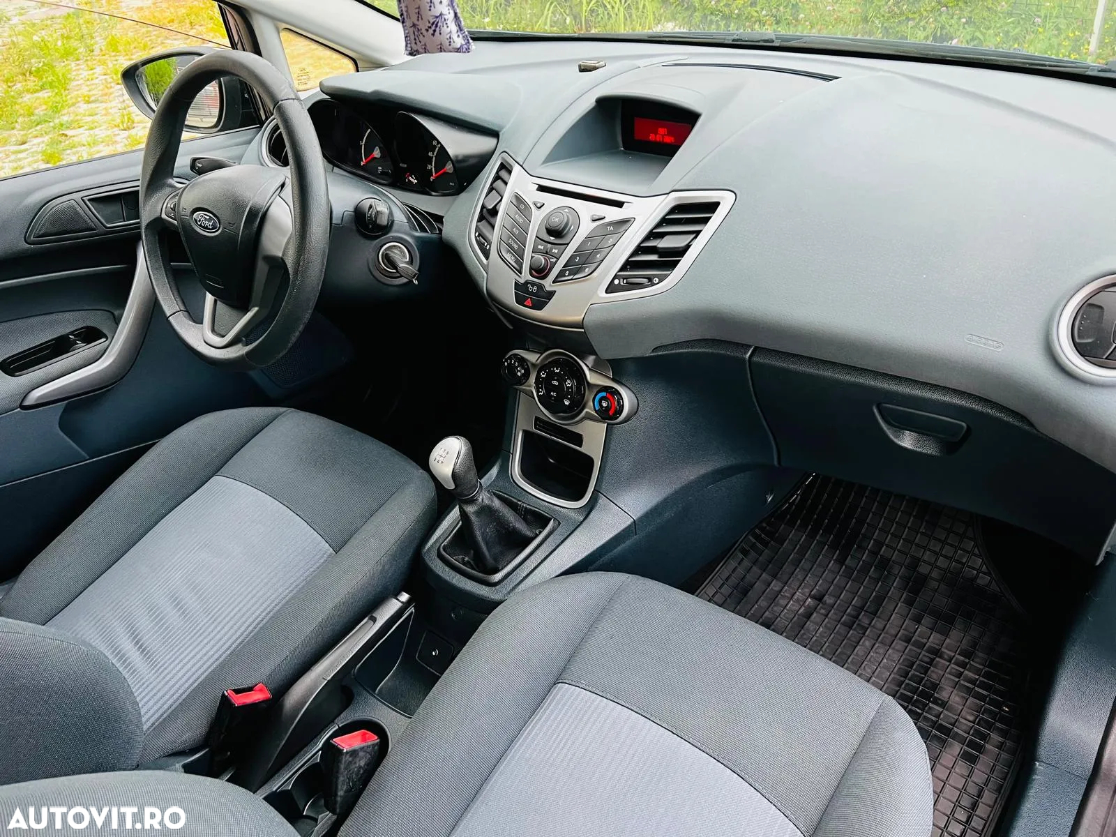 Ford Fiesta 1.4 TDCI Ambiente - 14