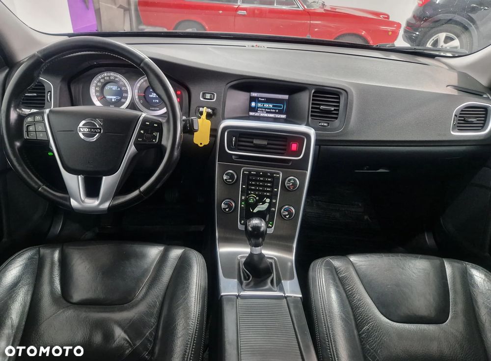 Volvo S60 D5 Summum - 5