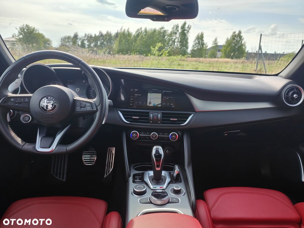 Alfa Romeo Giulia - 8