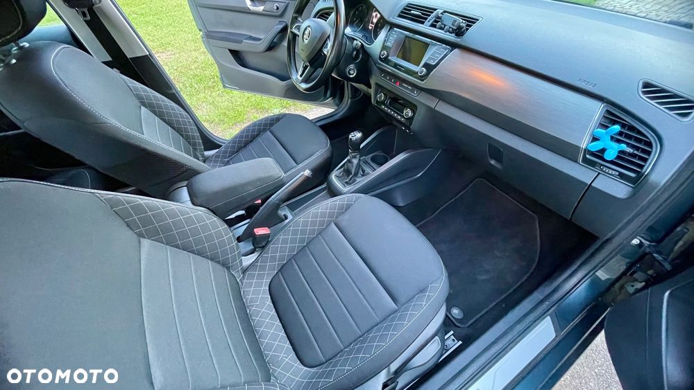 Skoda Fabia 1.0 TSI Style Color - 17