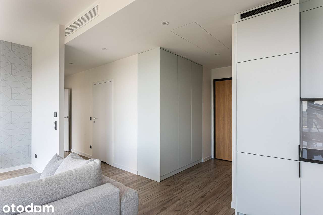 Towarowa Towers | 18 piętro | Garderoba | Master bedroom