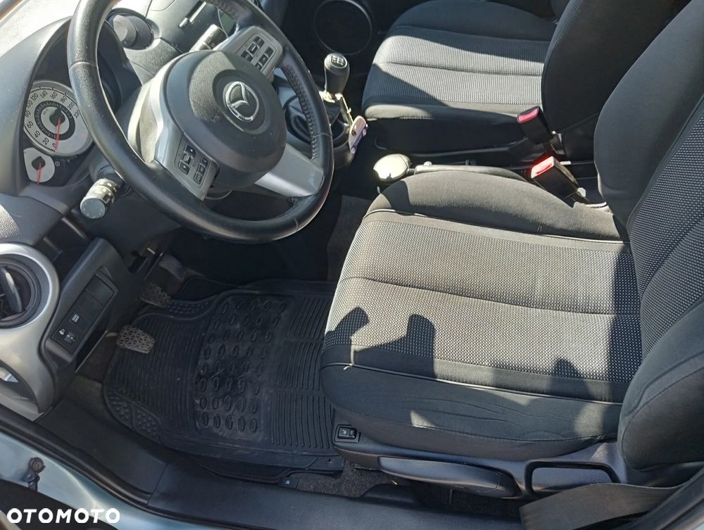 Mazda 2 - 18