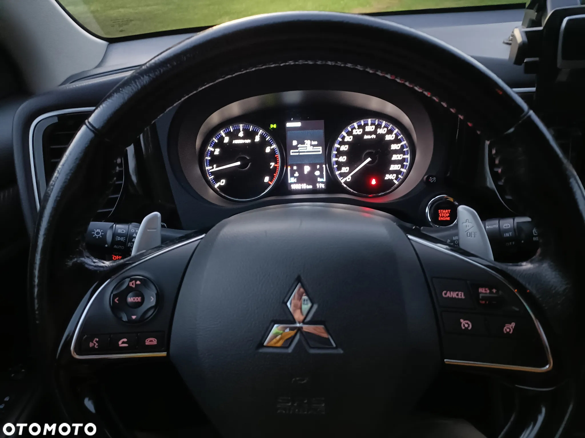 Mitsubishi Outlander 2.0 Intense + 4WD CVT - 11