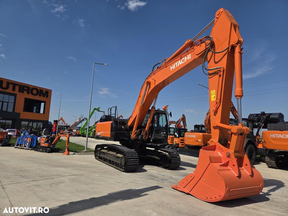 Hitachi ZX350LCN-6, 2020, 11.568h, cupa NOUA 2,2mc, 35,4 tone, Ad sapare 7,5m, latime 2,99m, lant 80% bun doar 900h deplasare, inst picon, inst rotire pe brate, camera spate si laterale, Isuzu, posibil leasing 4 ani-PROMOTIE 86.900 EUR+Tva - 7