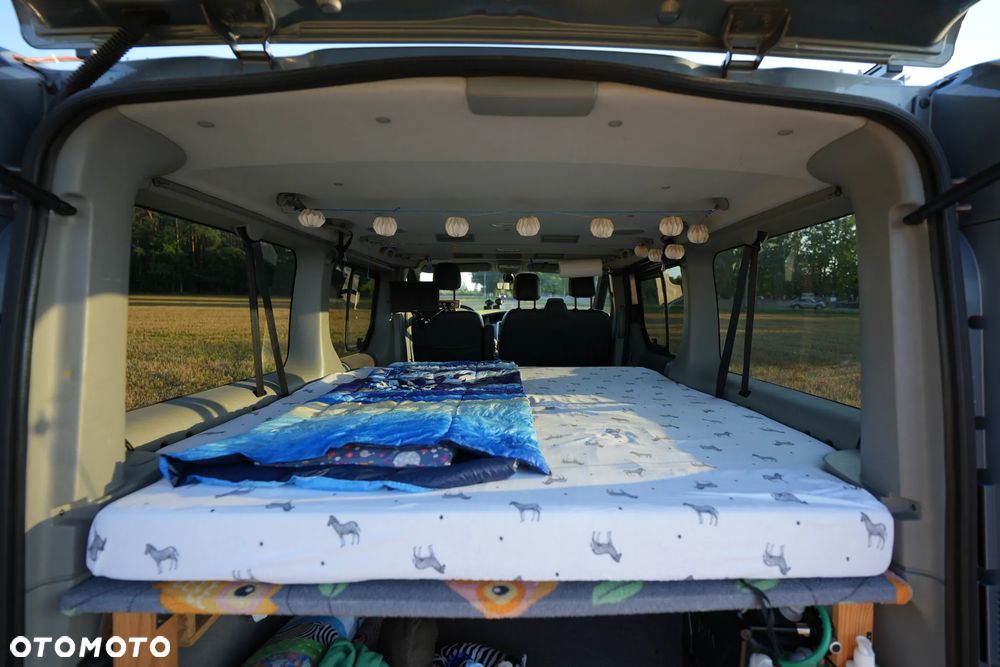 Renault Trafic Grand Passenger Black Edition - 13