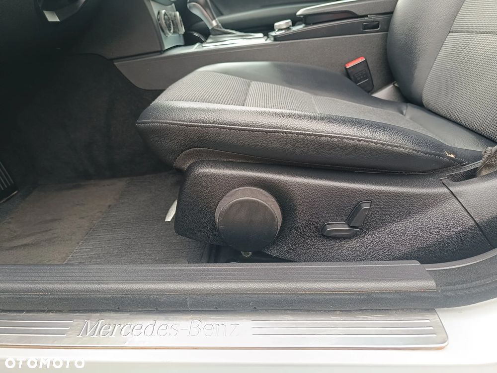 Mercedes-Benz Klasa C 250 CGI Automatik BlueEFFICIENCY Avantgarde - 28