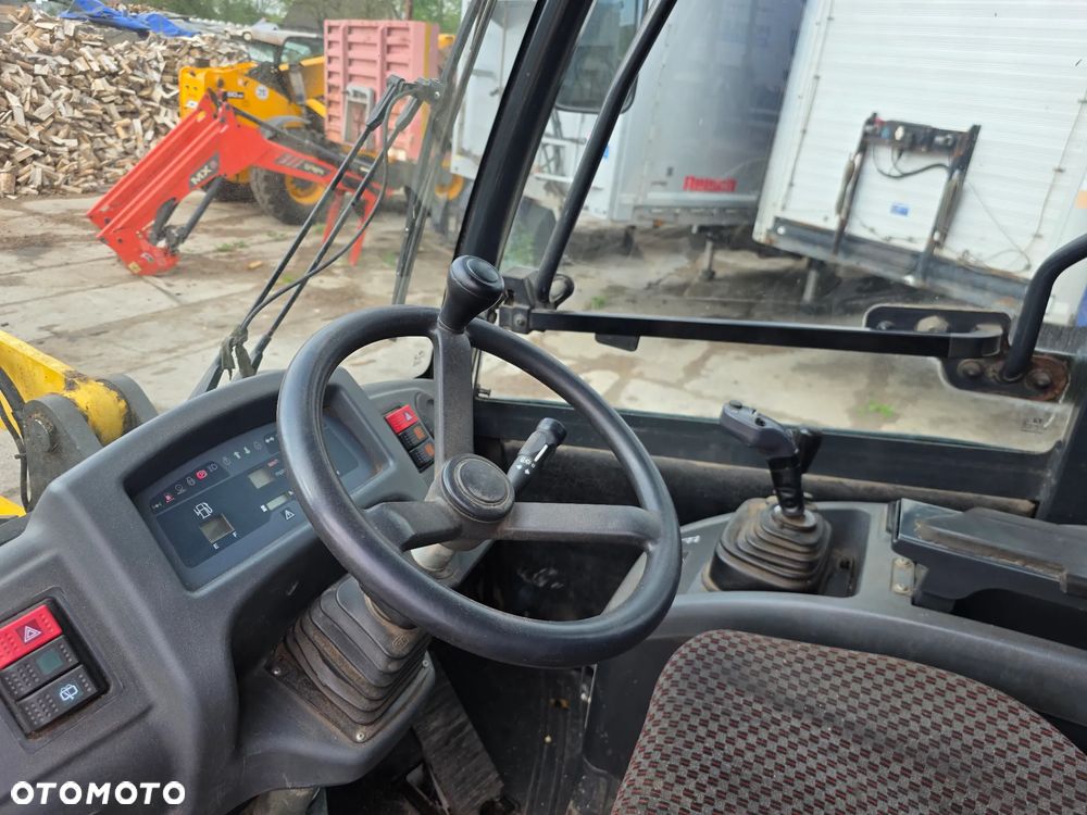 Komatsu WA100 - 7