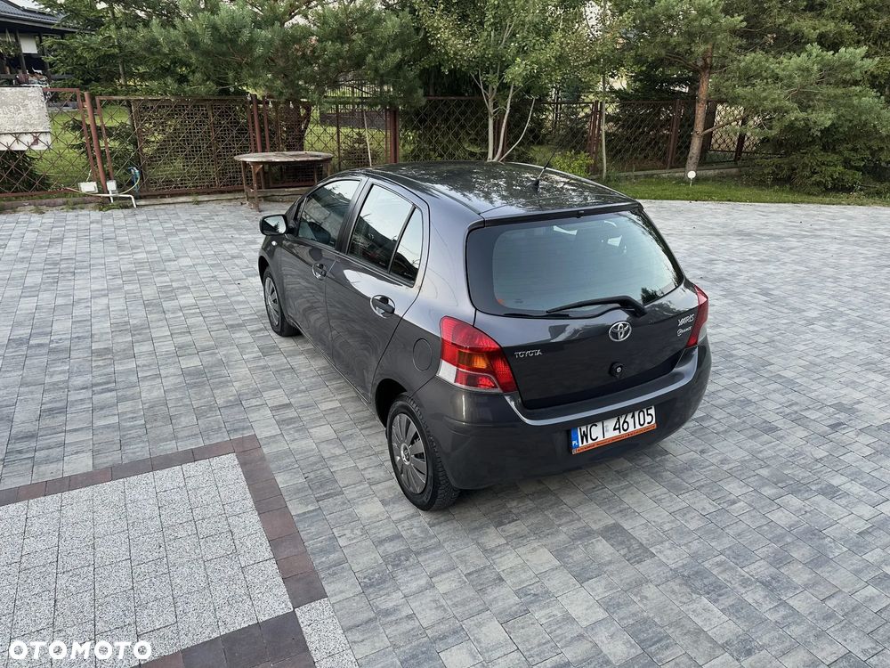 Toyota Yaris 1.0 Luna A/C - 2