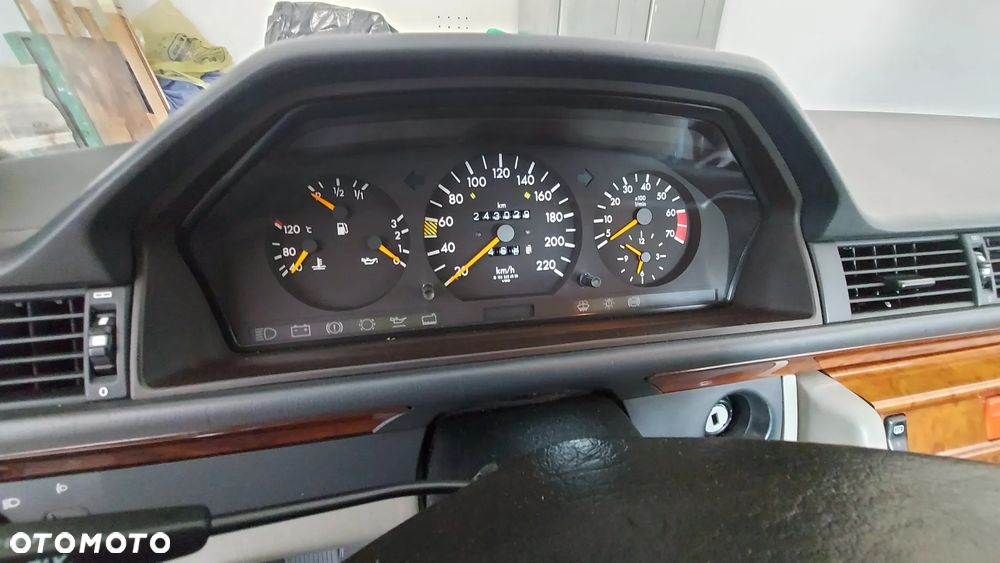 Mercedes-Benz W124 (1984-1993) - 34