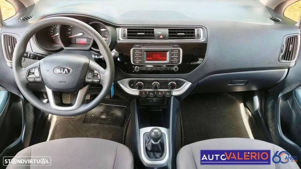 Kia Rio 1.2 CVVT EX — fotografia 12