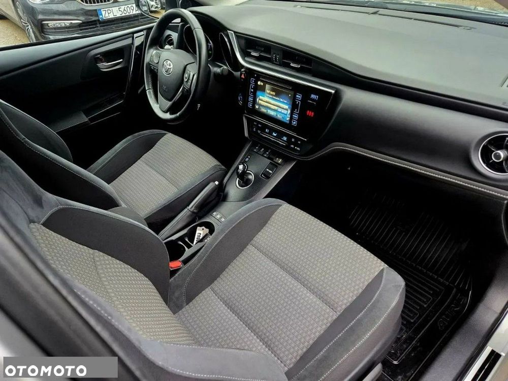 Toyota Auris 1.8 HSD Prestige - 18