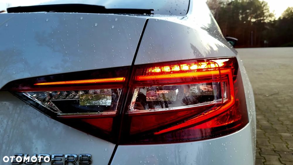 Skoda Superb 2.0 TDI L&K DSG - 19