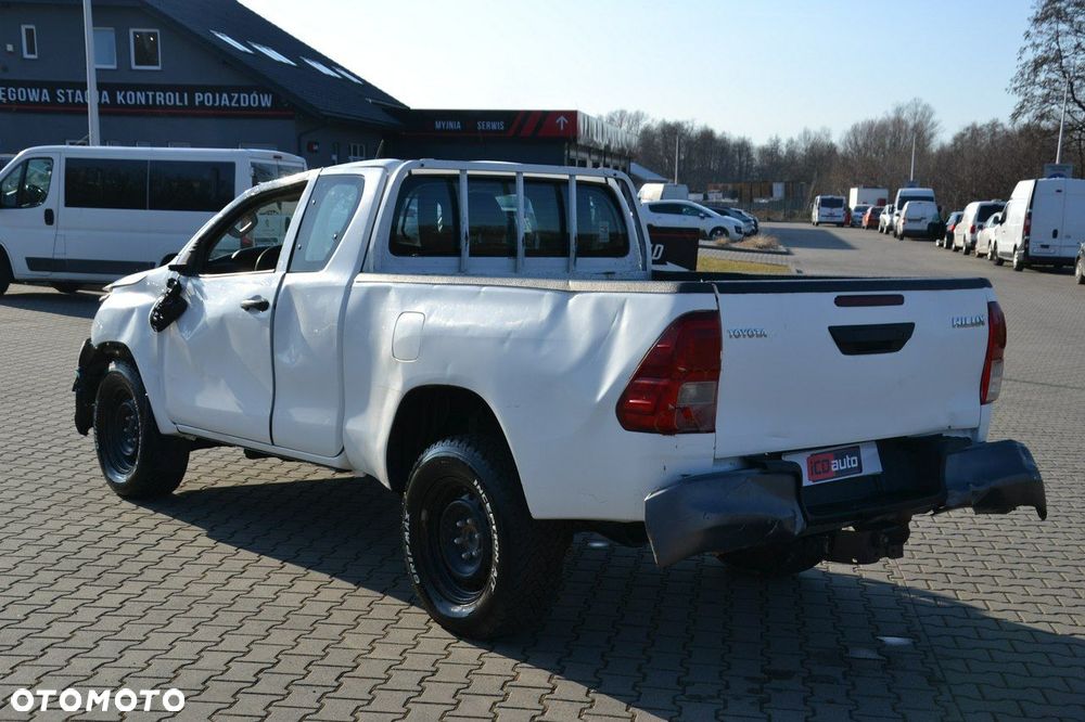 Toyota Hilux - 5