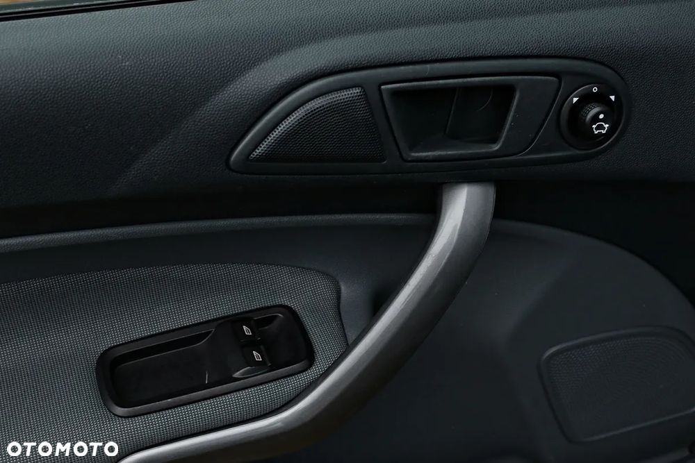 Ford Fiesta 1.25 Champions Edition - 38