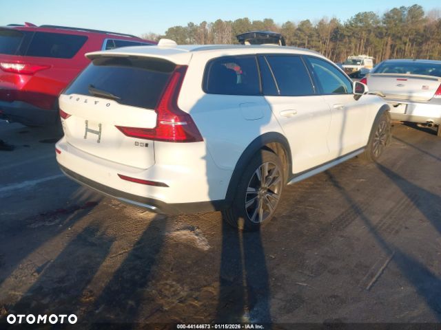 Volvo V60 Cross Country B5 B AWD Ultimate - 5