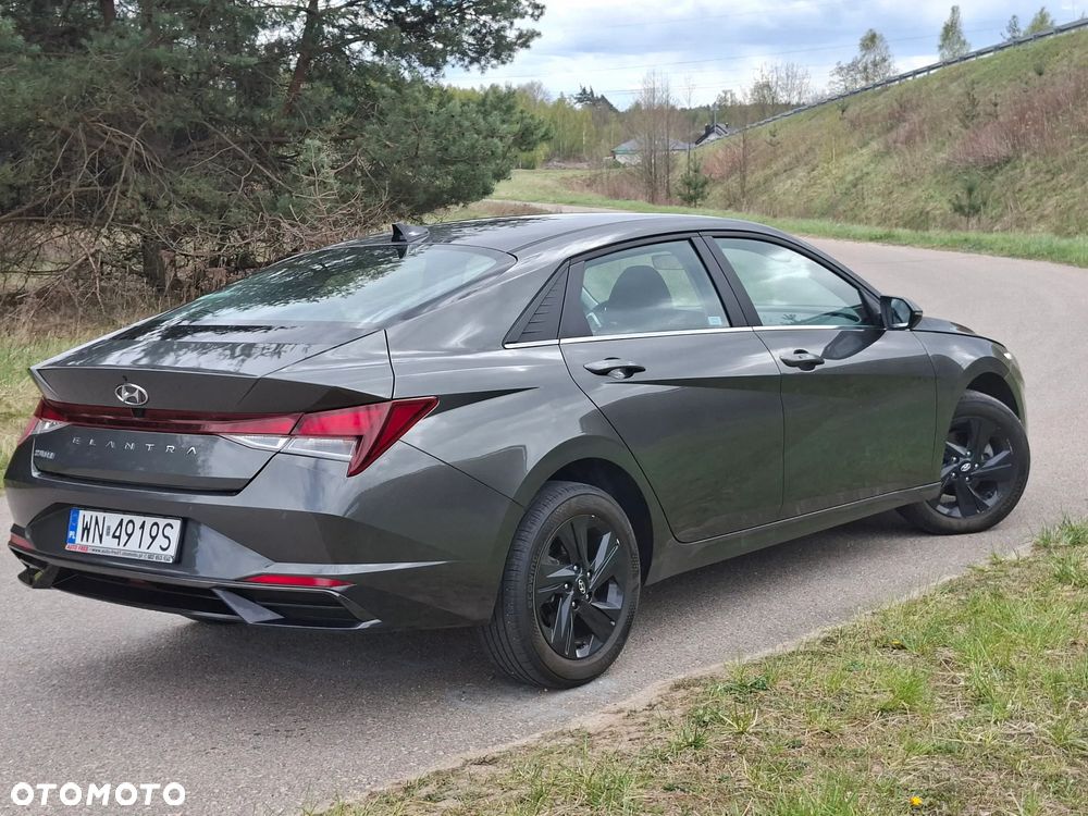 Hyundai Elantra 1.6 Smart CVT - 14