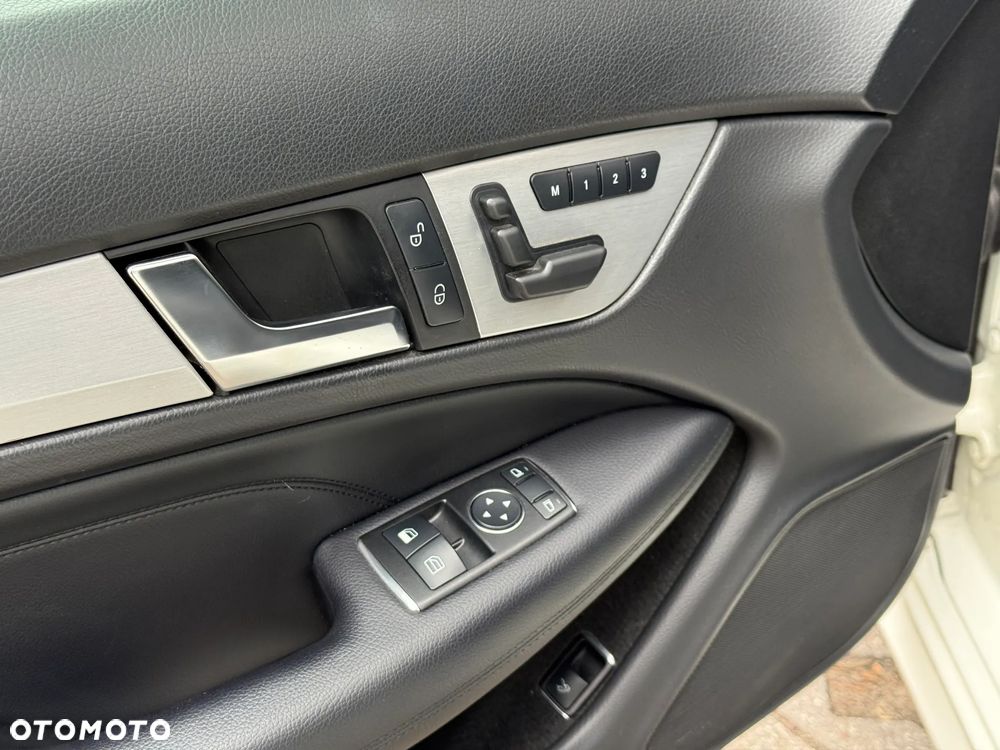 Mercedes-Benz Klasa C 250 CGI BlueEff Sport - 20