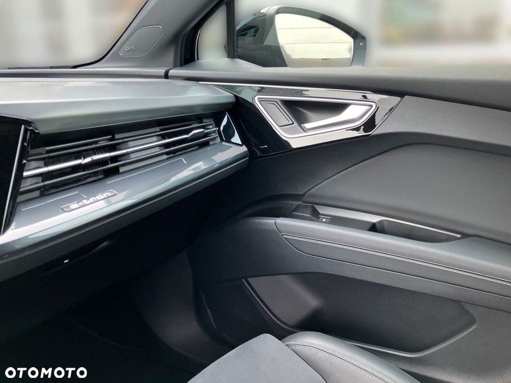 Audi Q4 e-tron - 32