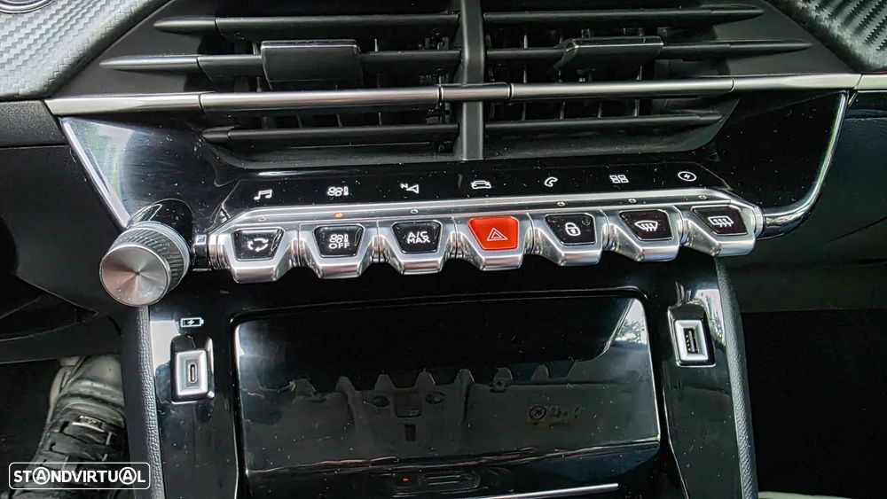 Peugeot e-208 E-Style - 23