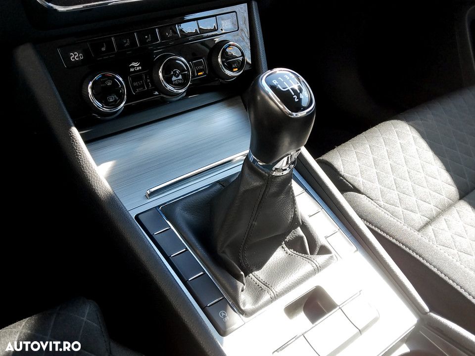 Skoda Superb 2.0 TDI Ambition - 18