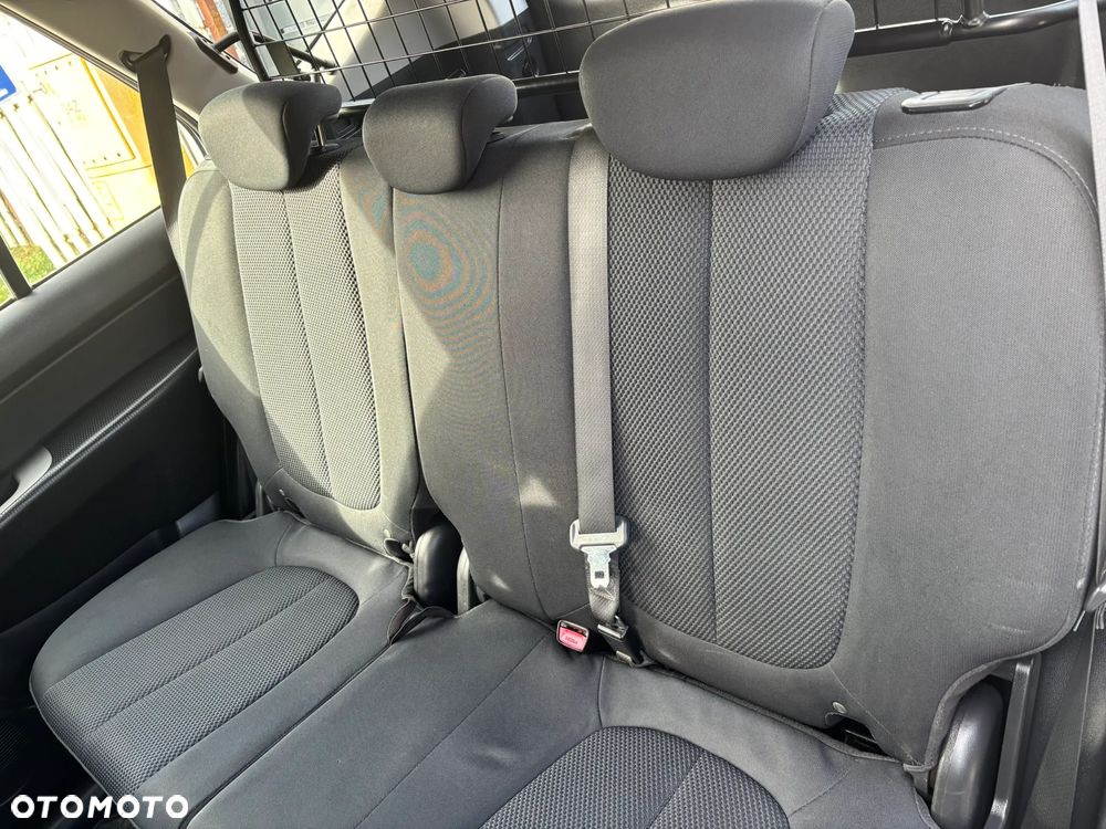 Kia Carens 2.0 CRDi Tour - 10