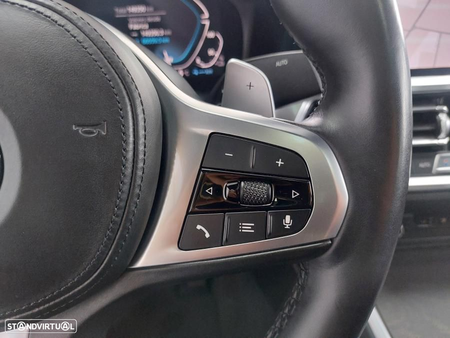BMW 330 e Pack 50 anos M Auto - 22
