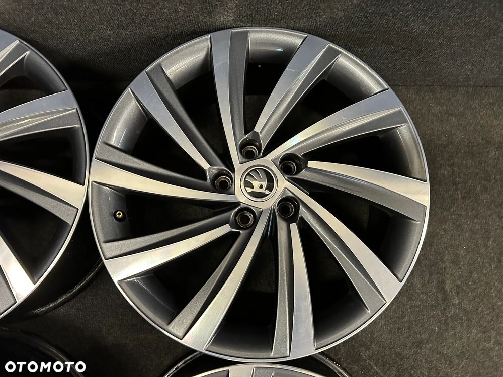 Alufelgi Skoda Octavia IV, III, VW Golf 7, 8, Toutan, Sportsvan 18 cali 5x112 4szt. Ładne! - 15