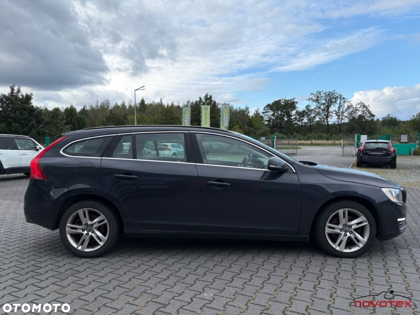 Volvo V60 D4 Momentum - 8