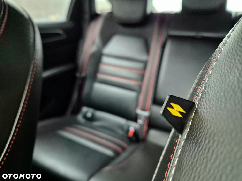 Renault Arkana E-TECH 145 R.S.LINE - 18