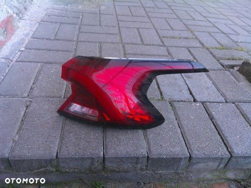 MAXUS EUNIQ 5 2022- LAMPA TYLNA PRAWA LED EUROPA - 2