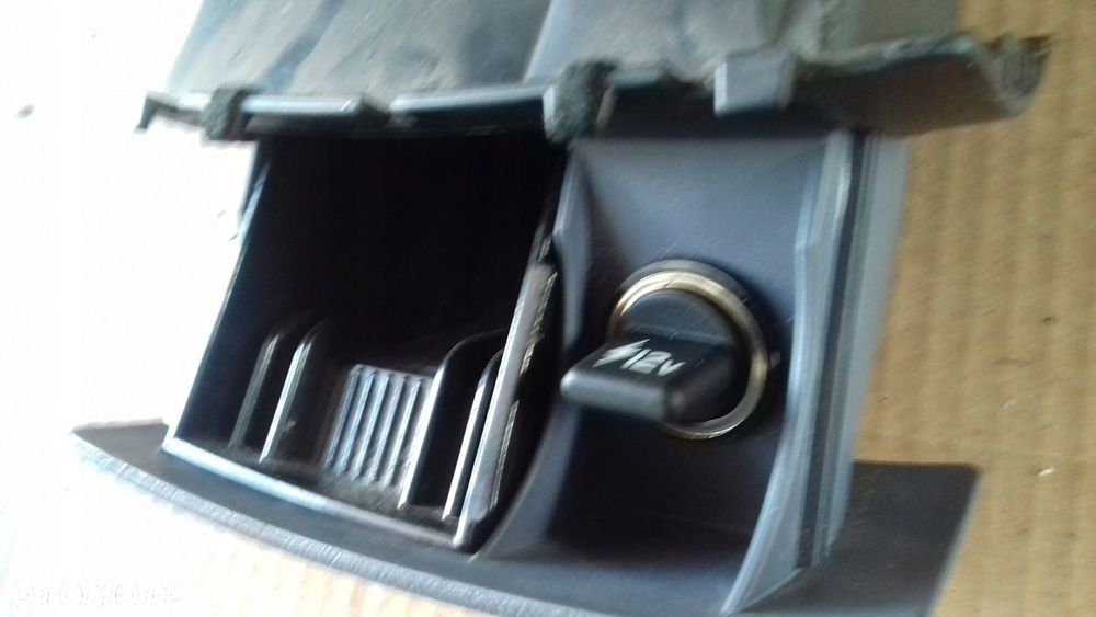 POPIELNICZKA SCHOWEK FORD FIESTA MK4 95-99 5D - 3