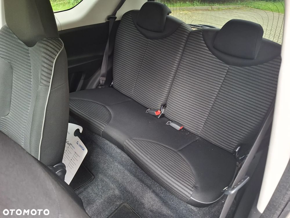 Peugeot 107 70 Black&Silver - 24