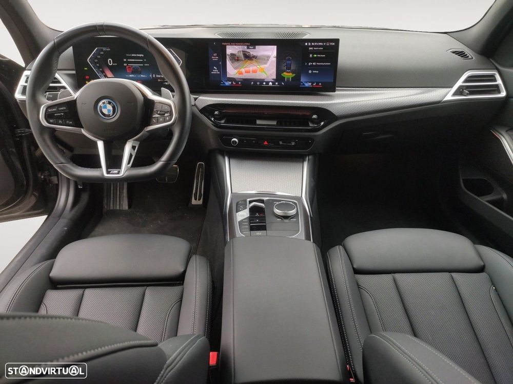 BMW 330 e Pack Desportivo M Auto - 10