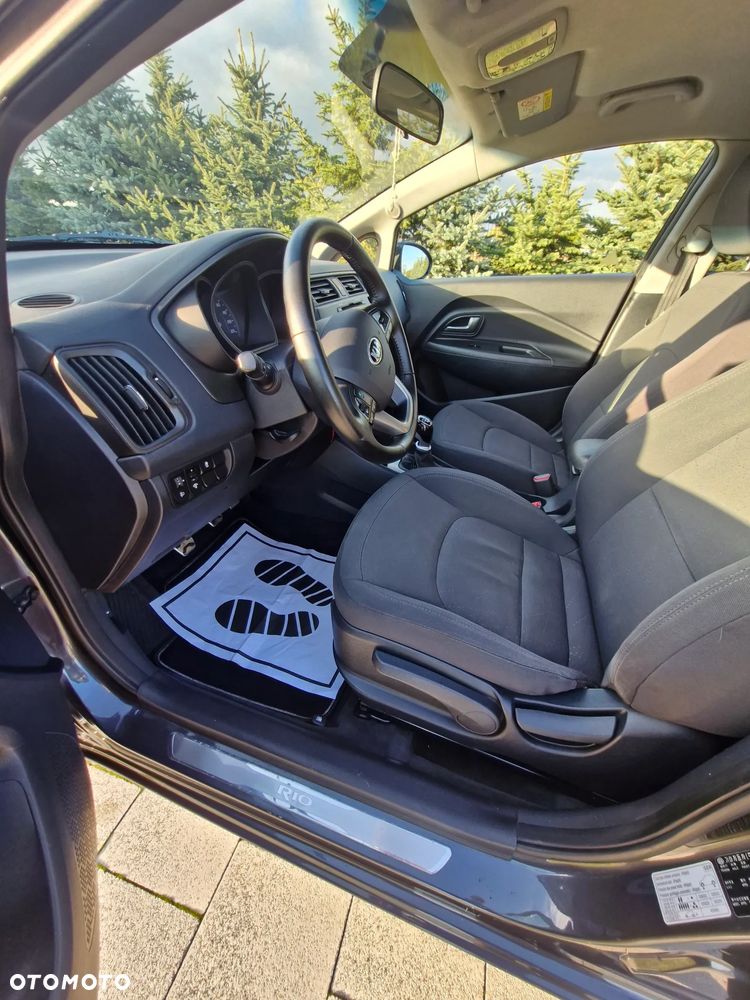 Kia Rio - 10